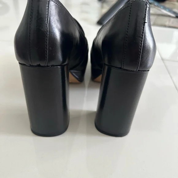 Vince Camuto Black Leather Platform Loafers with Elegant Buckle - Picture 5 of 6